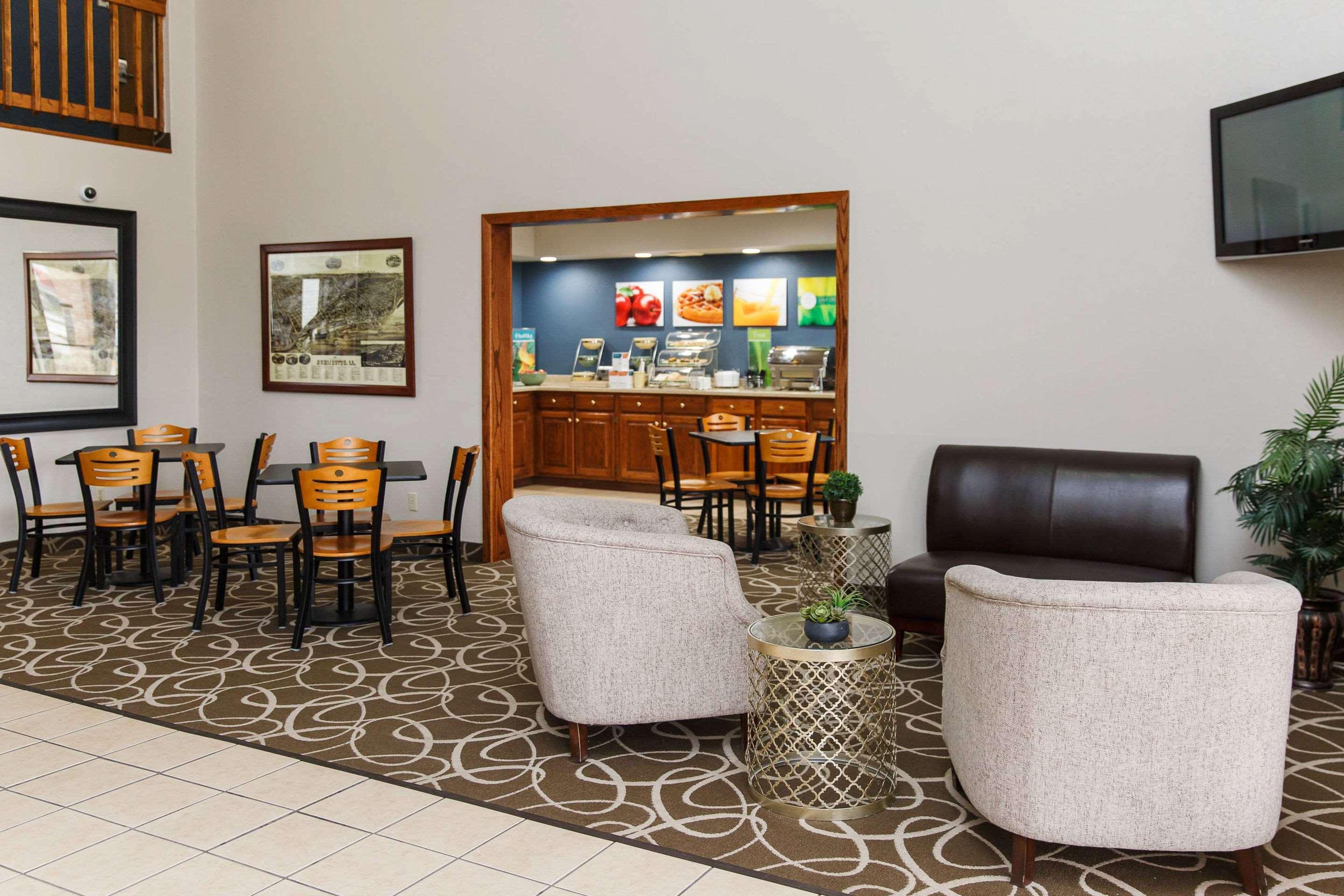 Quality Inn Burlington Near Hwy 34 Екстер'єр фото