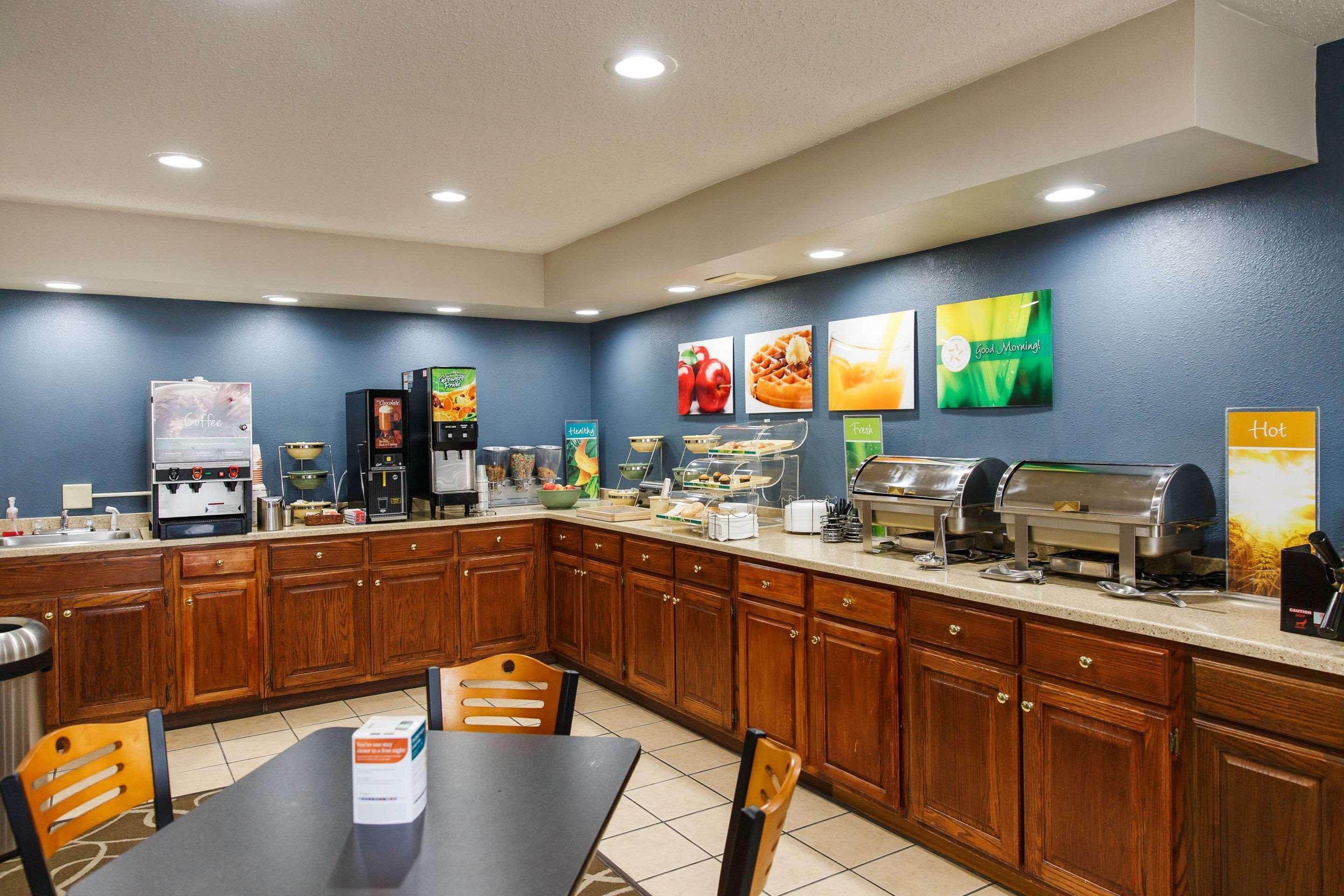 Quality Inn Burlington Near Hwy 34 Екстер'єр фото