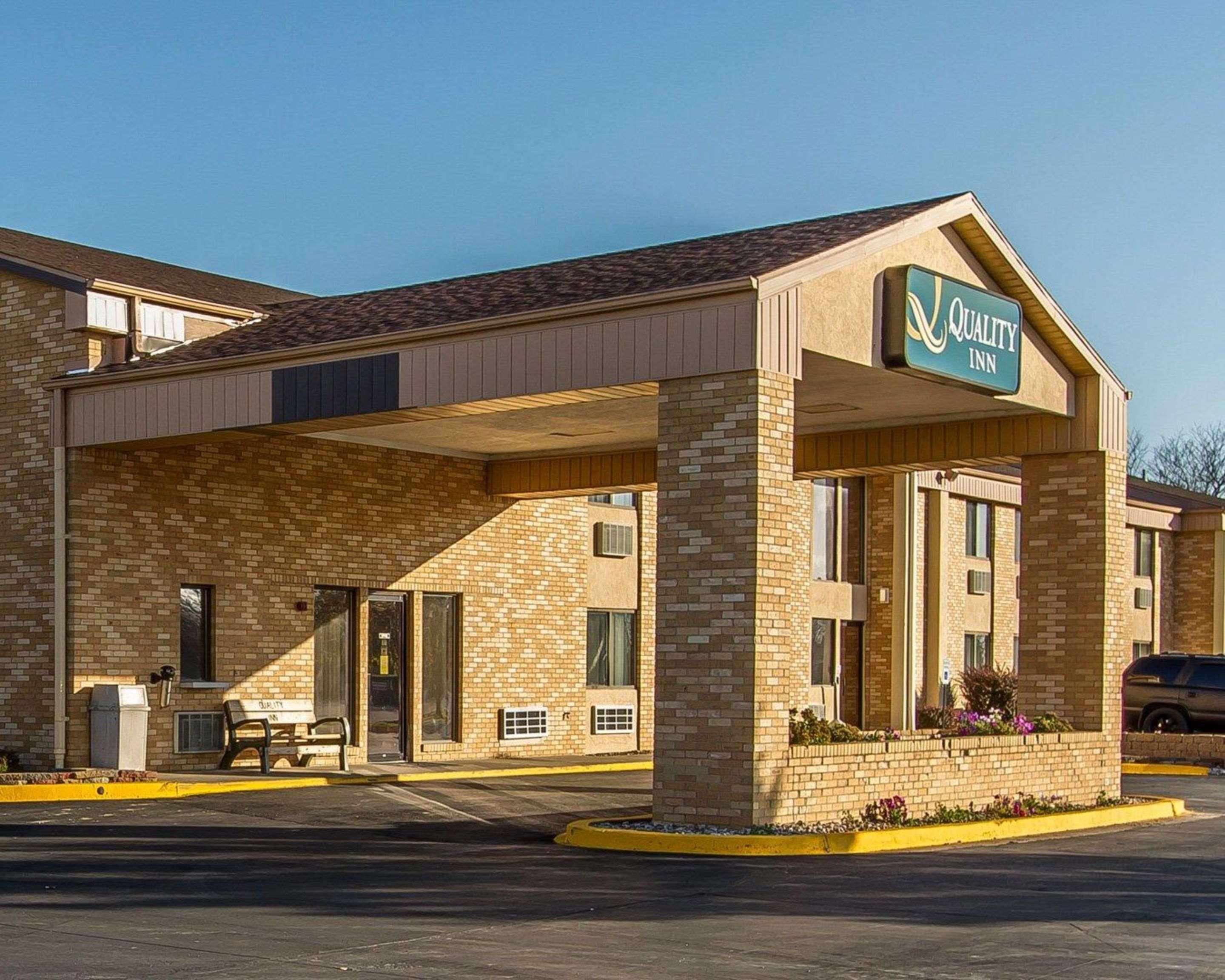 Quality Inn Burlington Near Hwy 34 Екстер'єр фото