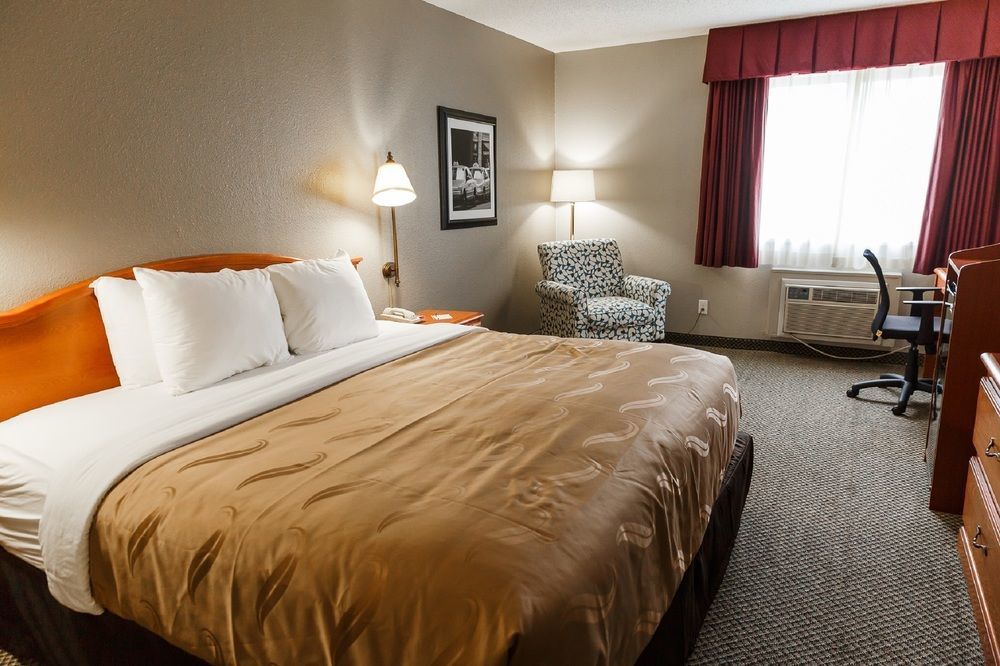 Quality Inn Burlington Near Hwy 34 Екстер'єр фото