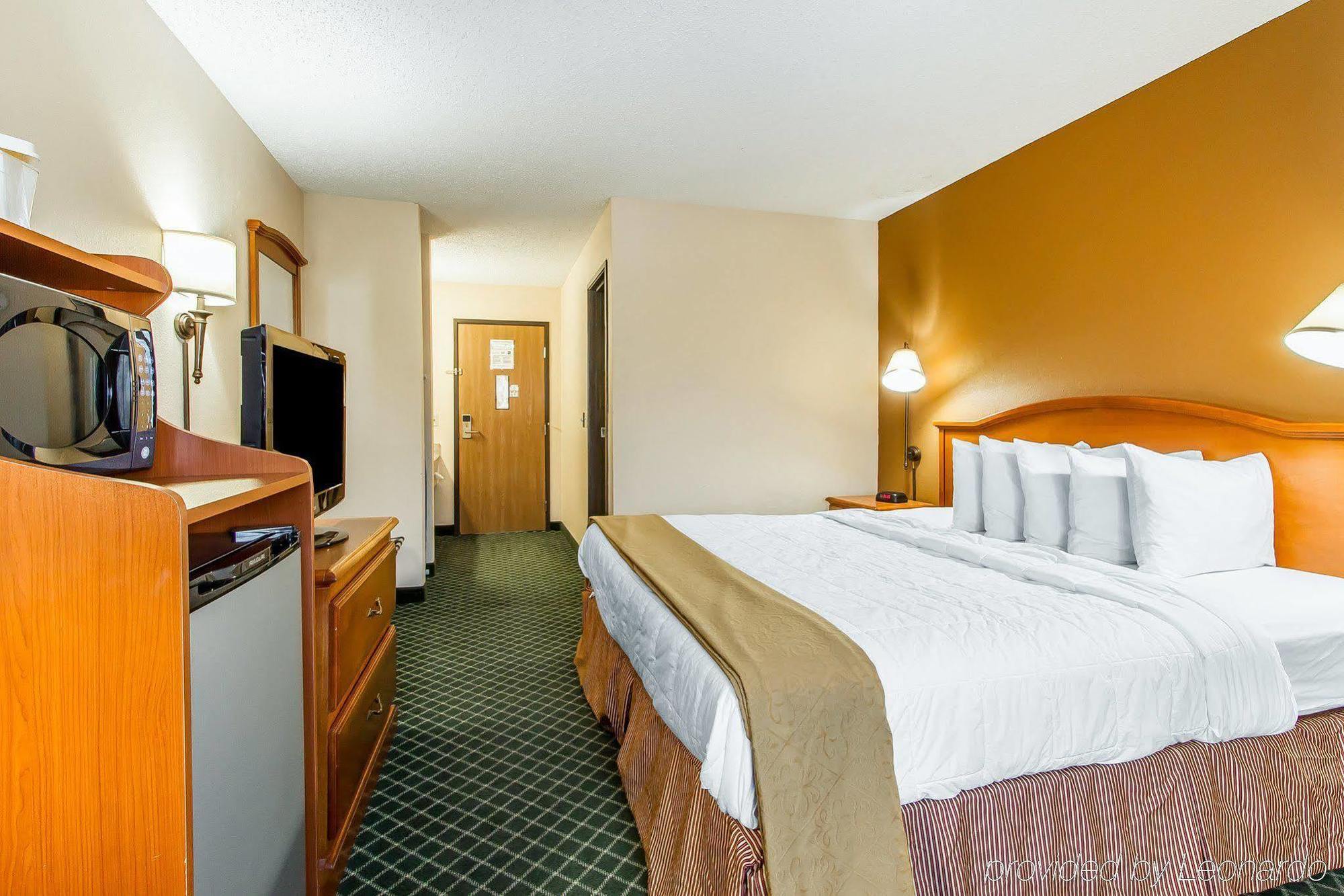 Quality Inn Burlington Near Hwy 34 Екстер'єр фото