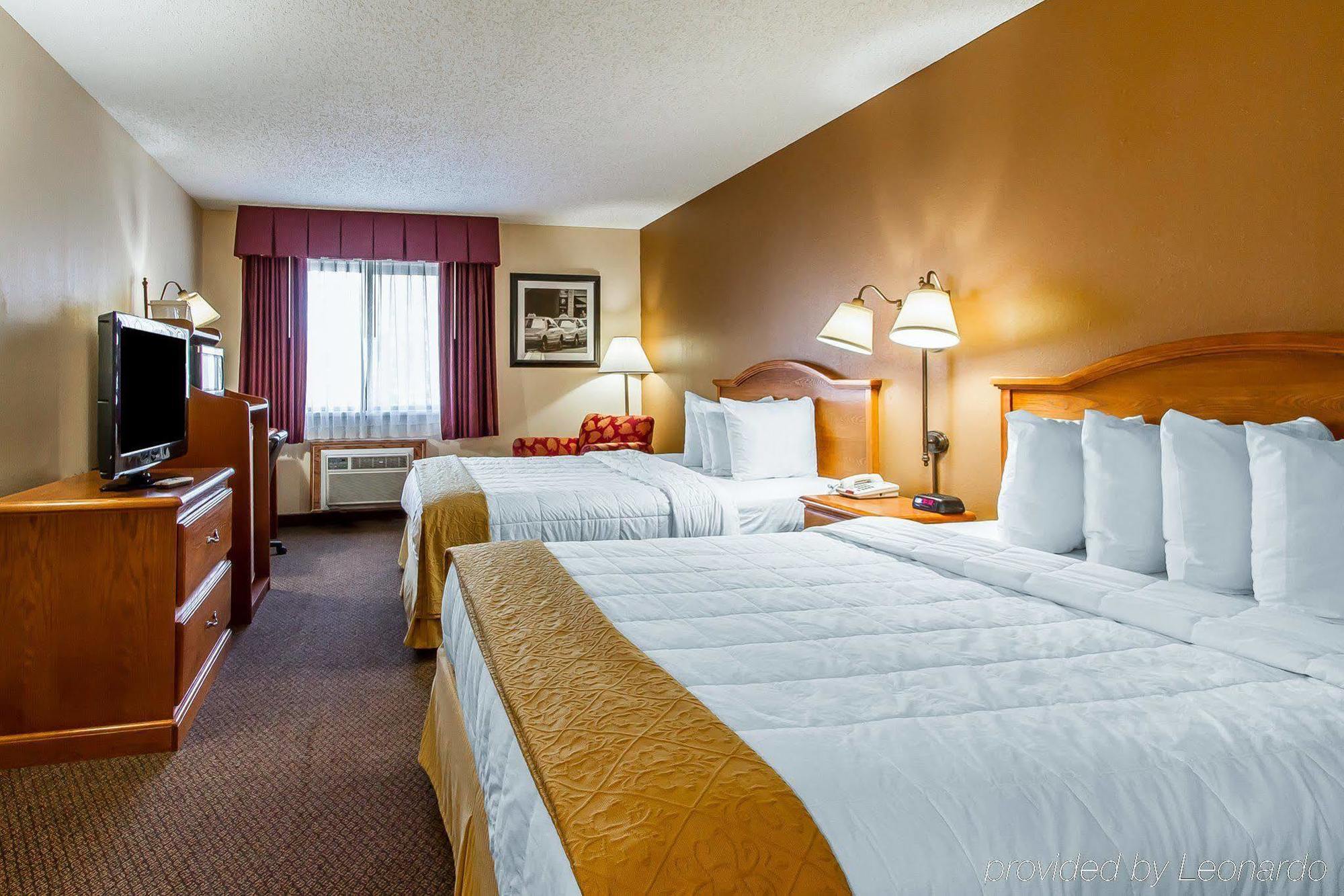 Quality Inn Burlington Near Hwy 34 Екстер'єр фото