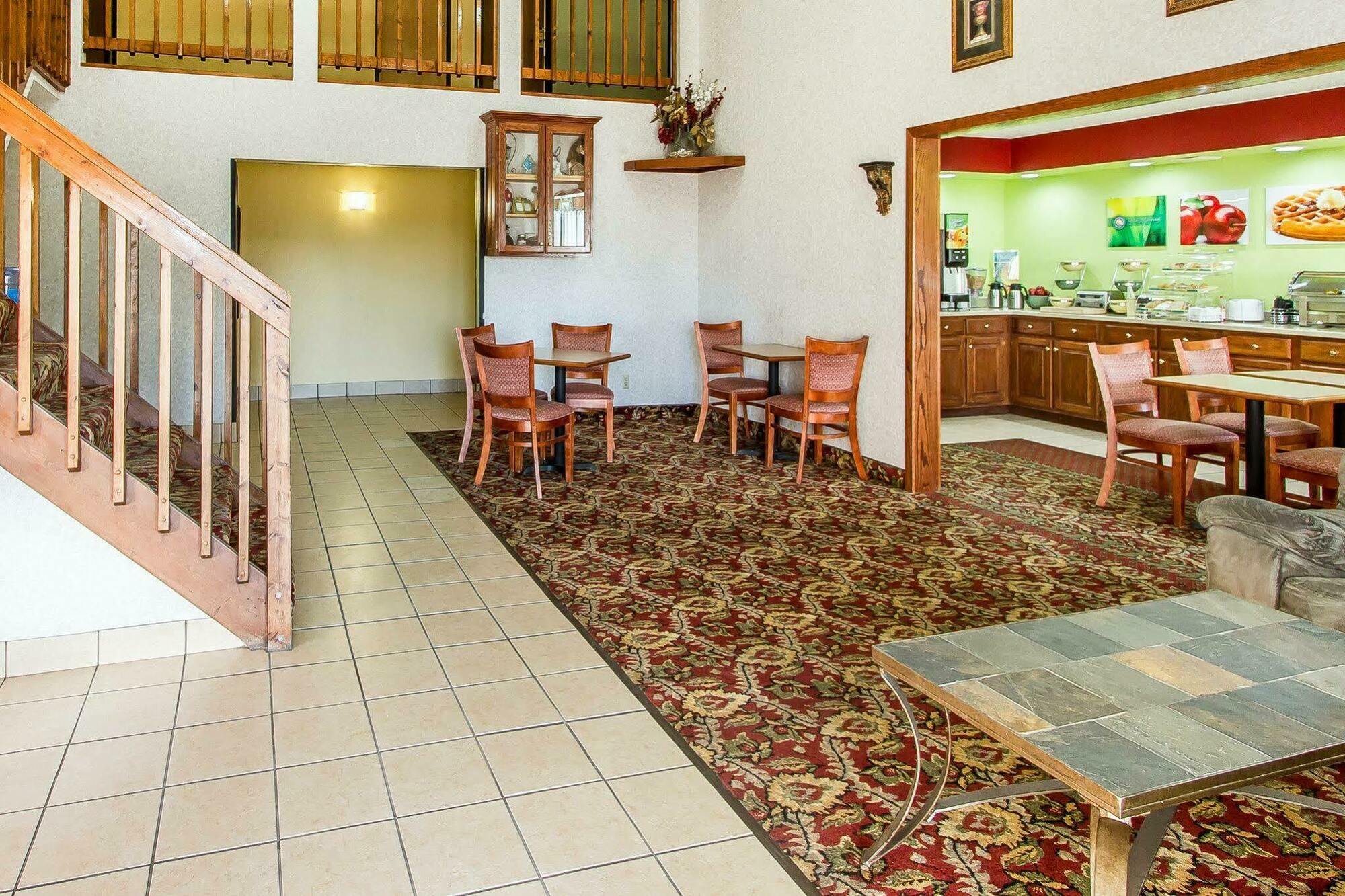 Quality Inn Burlington Near Hwy 34 Екстер'єр фото