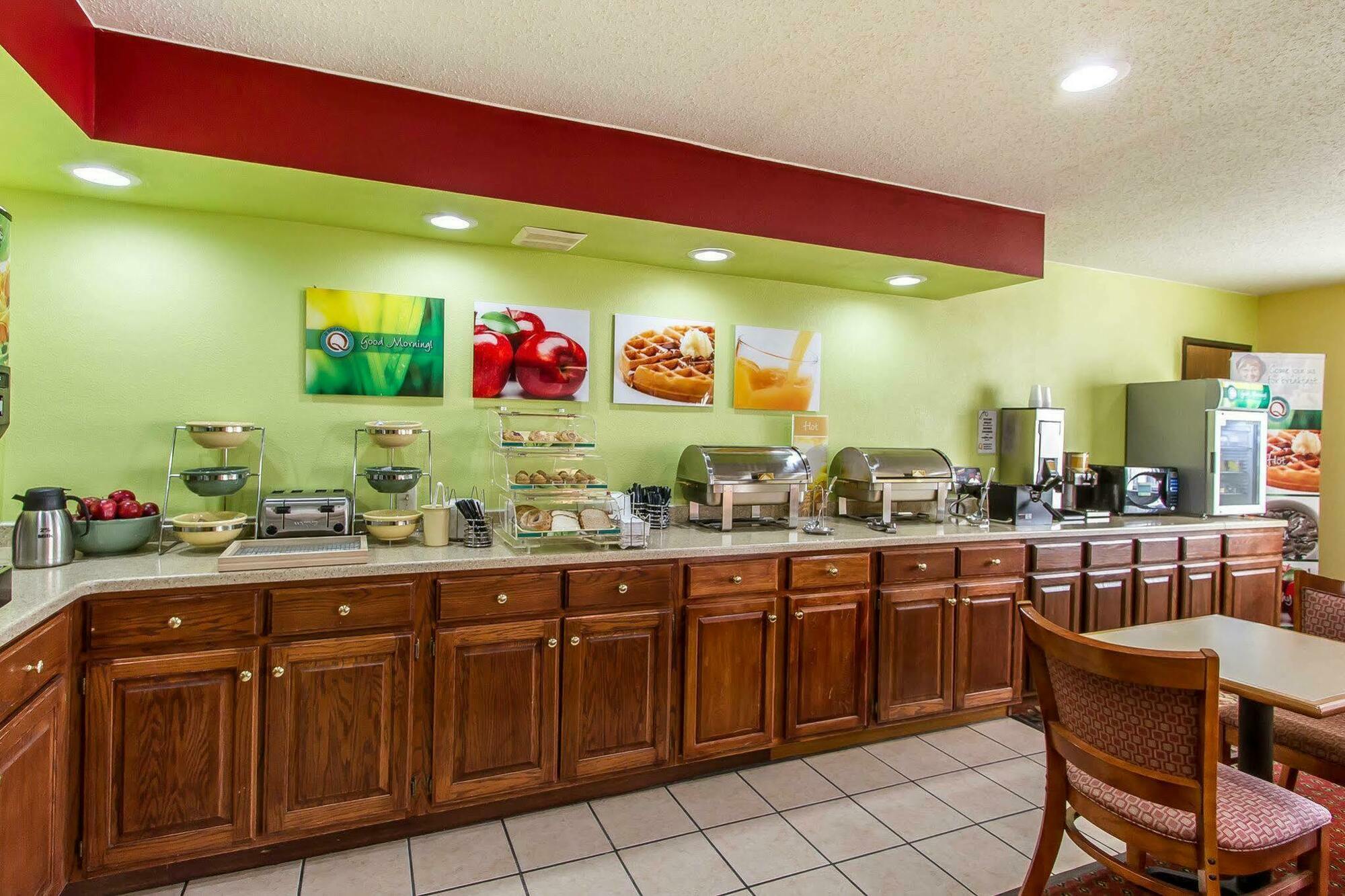 Quality Inn Burlington Near Hwy 34 Екстер'єр фото