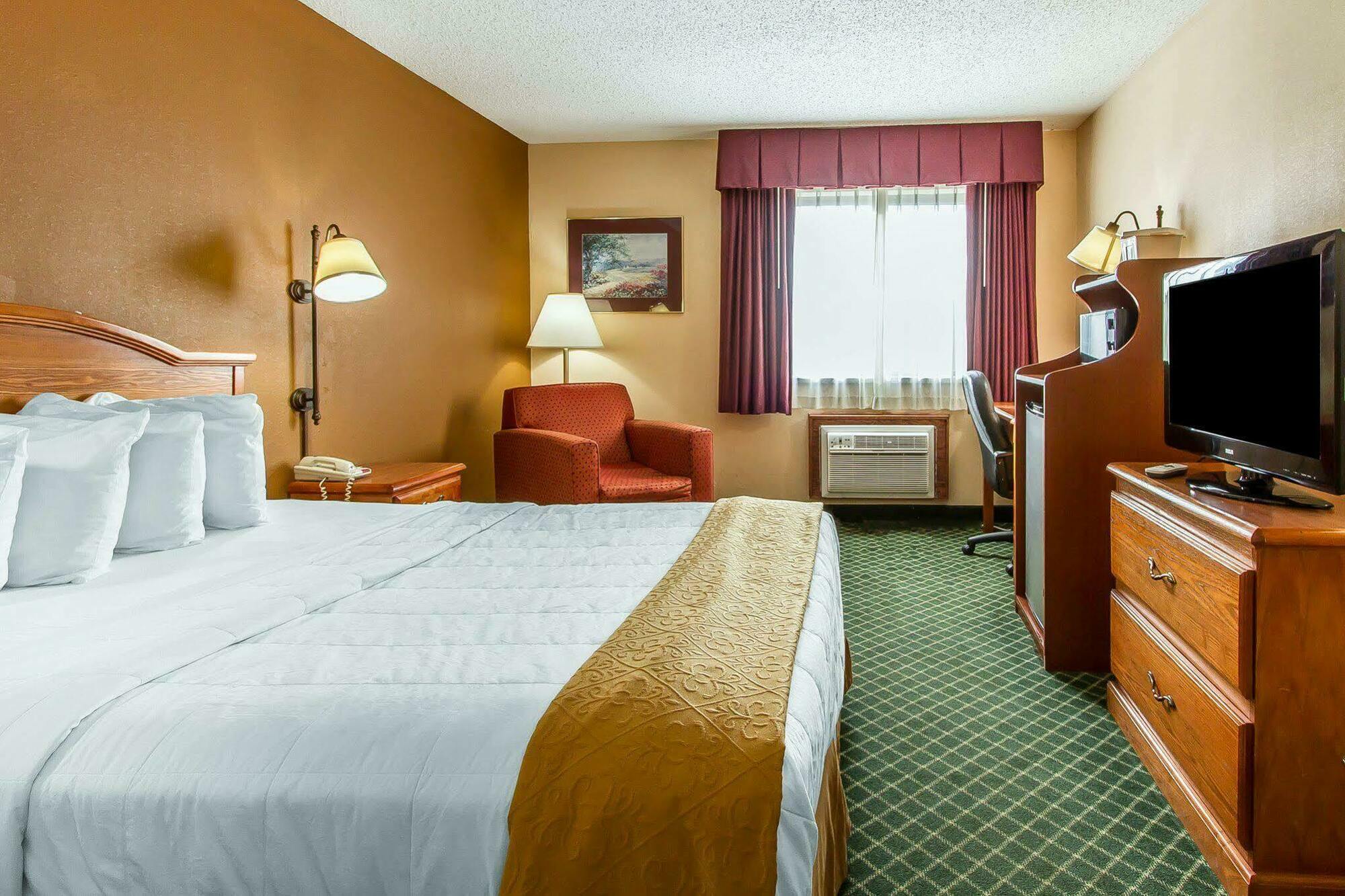 Quality Inn Burlington Near Hwy 34 Екстер'єр фото