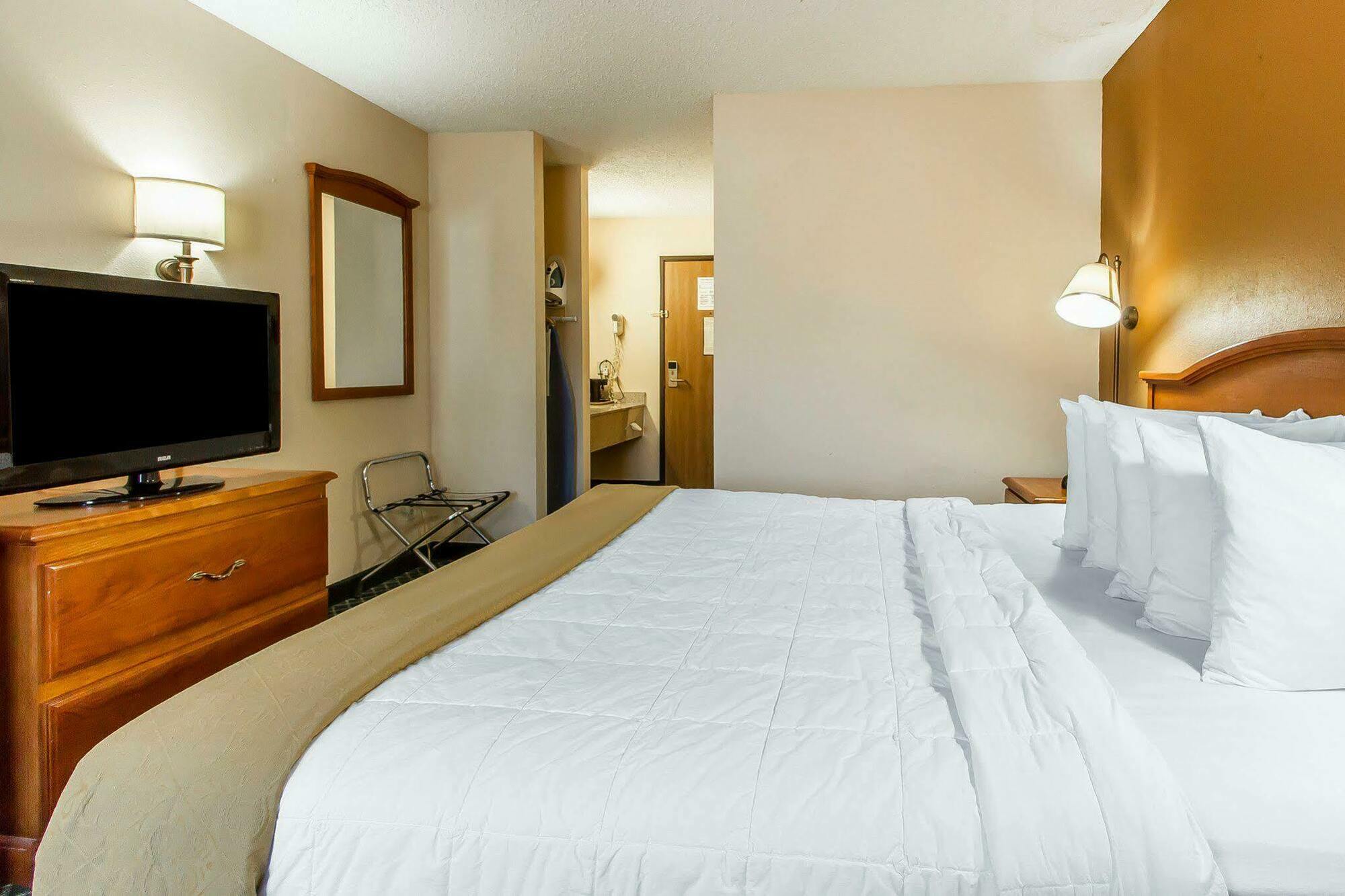 Quality Inn Burlington Near Hwy 34 Екстер'єр фото