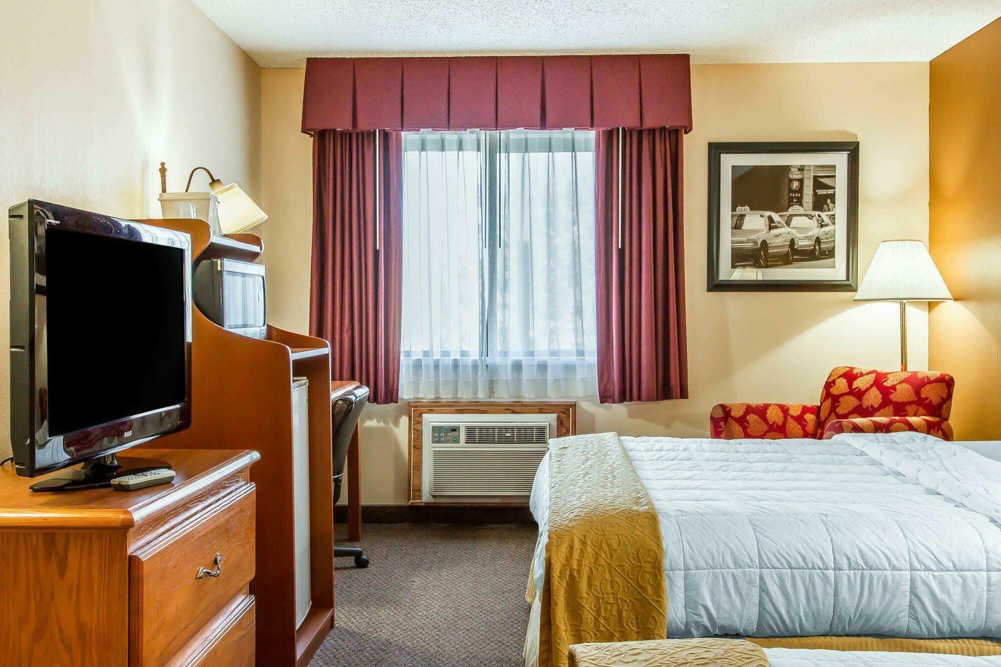 Quality Inn Burlington Near Hwy 34 Екстер'єр фото