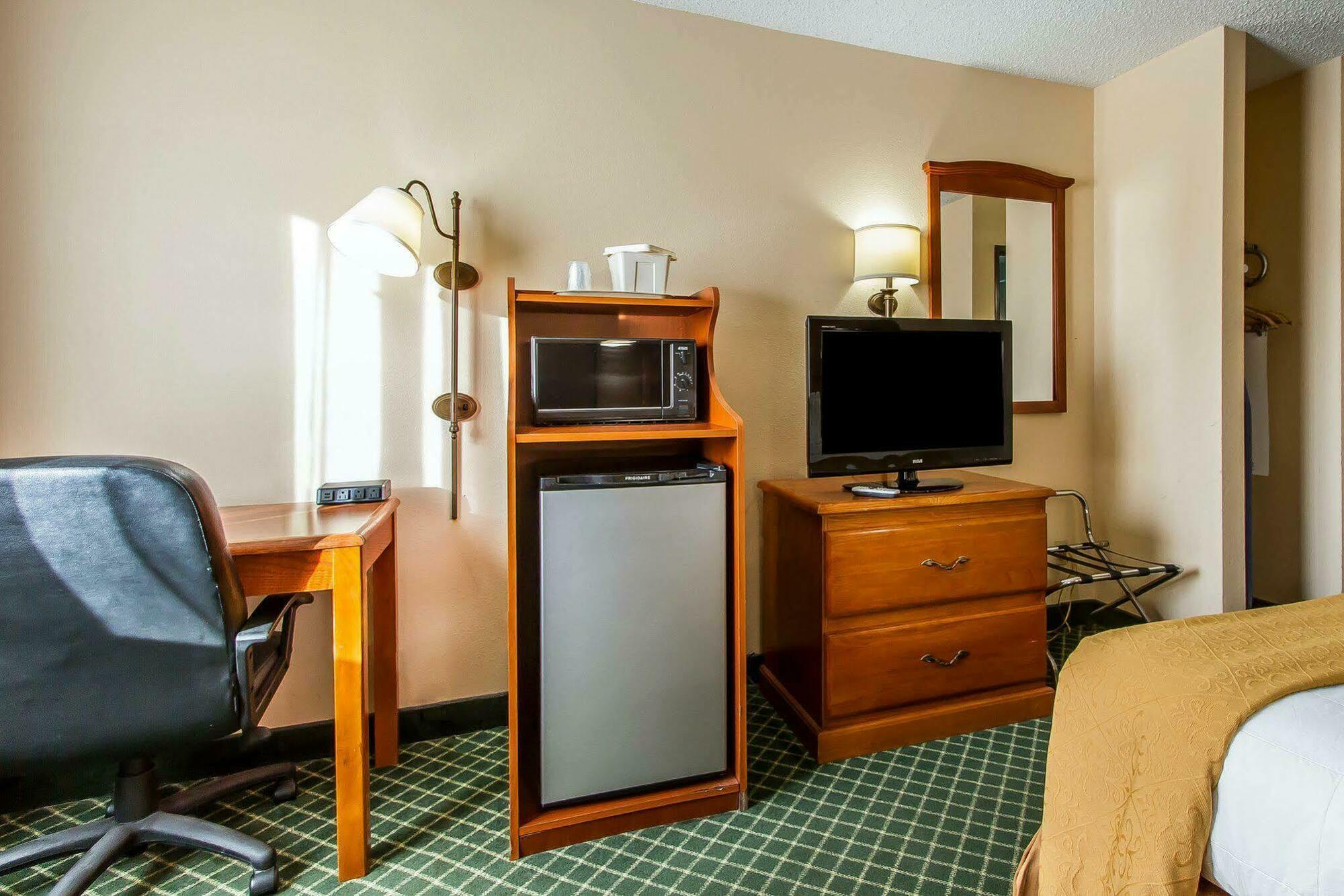 Quality Inn Burlington Near Hwy 34 Екстер'єр фото