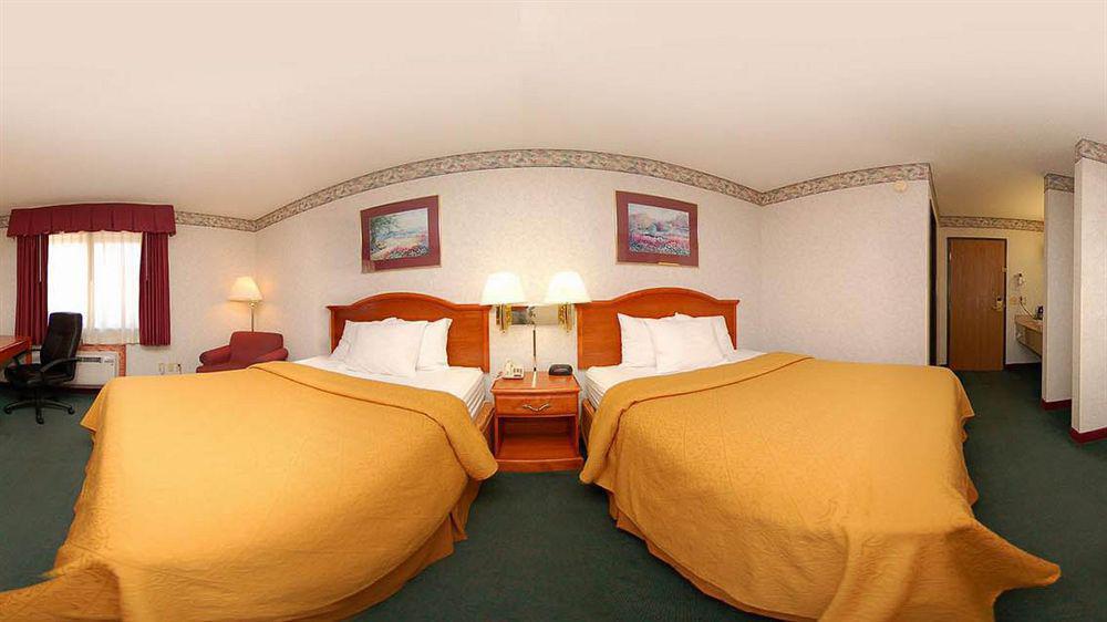 Quality Inn Burlington Near Hwy 34 Екстер'єр фото